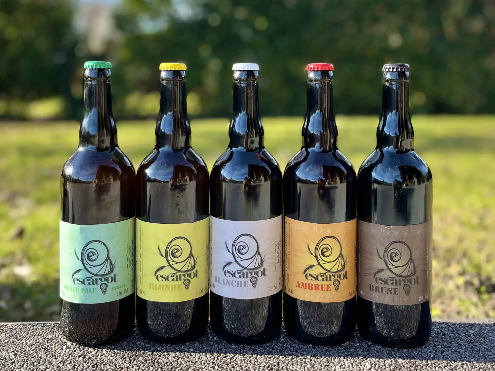 Cinq bouteilles de bières classique de la Brasserie de l'Escargot